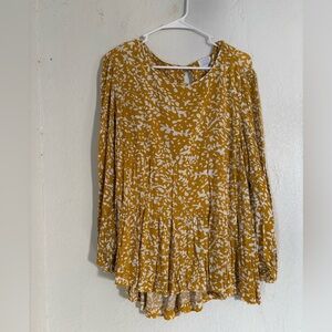 Time and Tru women’s yellow blouse